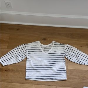 Black and white striped top 🖤🤍